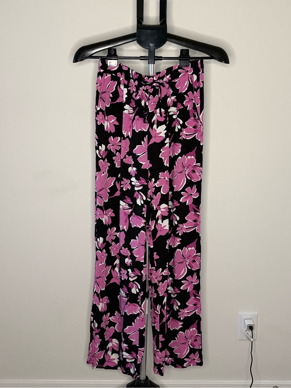 Vince Camuto Floral Wide Leg Pants XS Black Pink Pull-On - Picture 2 of 9